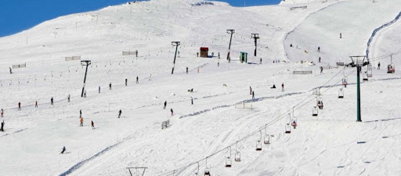 Κορωνοϊός: Κλείνουν τα χιονοδρομικά κέντρα σε Παρνασσό και Καϊμακτσαλάν